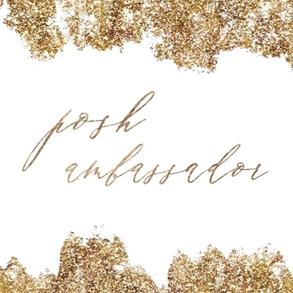 Poshmark Ambassador ⋆ Fast Shipper ⋆ Top Seller - Picture 2 of 4